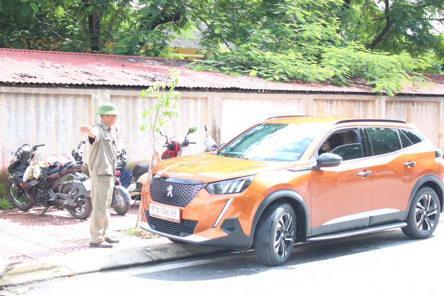 Lực lượng bảo vệ dân phố hỗ trợ an ninh trật tự, an toàn giao thông tại điểm thi Lực lượng bảo vệ dân phố hỗ trợ an ninh trật tự, an toàn giao thông tại điểm thi