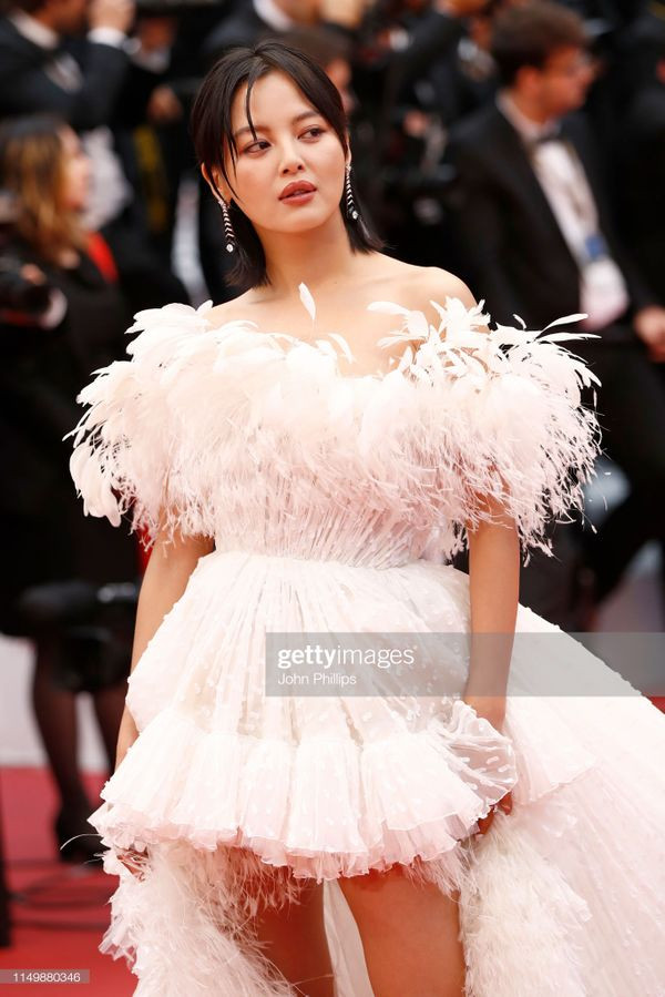 Diễn viên Trung Quốc Tân Chỉ Lôi xuất hiện trên thảm đỏ Cannes 2019 và thu hút được những ánh mắt quan tâm từ báo chí quốc tế.