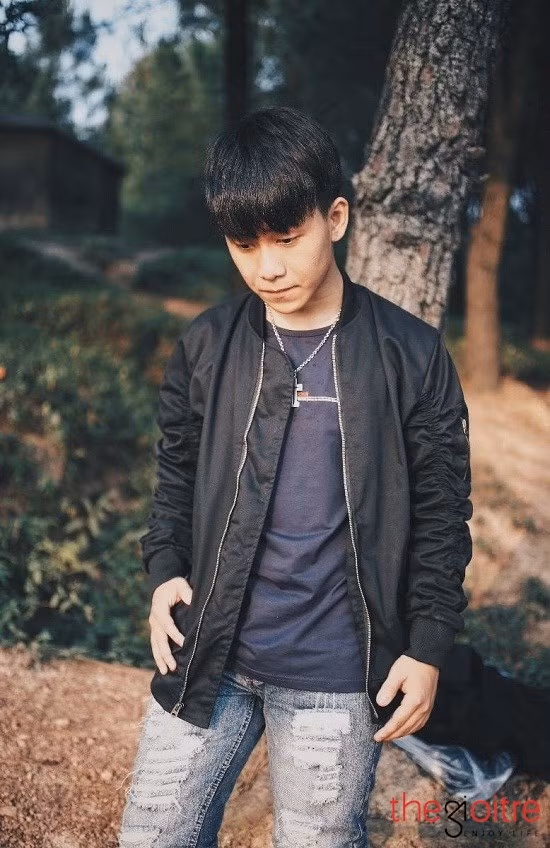 Ngoài sở thích ca hát, nghe nhạc, chơi guitar... anh chàng còn là fan cuồng của phim Hàn Quốc.