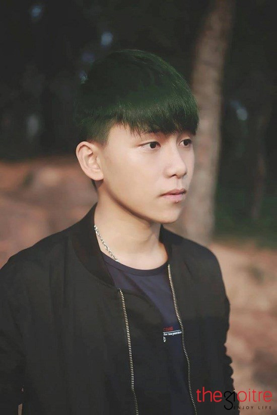 Kể từ khi được nhiều người bạn biết đến, Minh Triết chia sẻ: “Cuộc sống của mình cũng có phần xáo trộn. Mình có nhiều bạn bè hơn, nhận được nhiều sự quan tâm từ phía cộng đồng. Bên cạnh đó, cũng có khá nhiều điều phát sinh nên cũng hơi bất tiện. Nhiều người tạo nick facebook giả đi lừa đảo này nọ, đi comment tặng card điện thoại làm mình không ít bị hiểu lầm”.