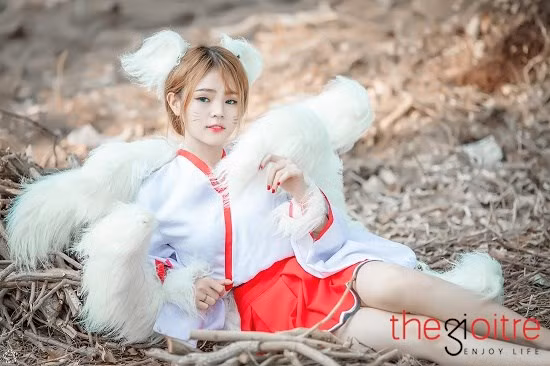 “Mình chơi liên minh huyền thoại và có thích hình ảnh của nhân vật Arhi. Ai cũng nghĩ nhân vật này phải theo phong cách sexy và ma quái nên mình muốn phá cách và làm thay đổi suy nghĩ của mọi người chụp theo phong cách dễ thương, hồn nhiên hơn. “Mình chơi liên minh huyền thoại và có thích hình ảnh của nhân vật Arhi. Ai cũng nghĩ nhân vật này phải theo phong cách sexy và ma quái nên mình muốn phá cách và làm thay đổi suy nghĩ của mọi người chụp theo phong cách dễ thương, hồn nhiên hơn.