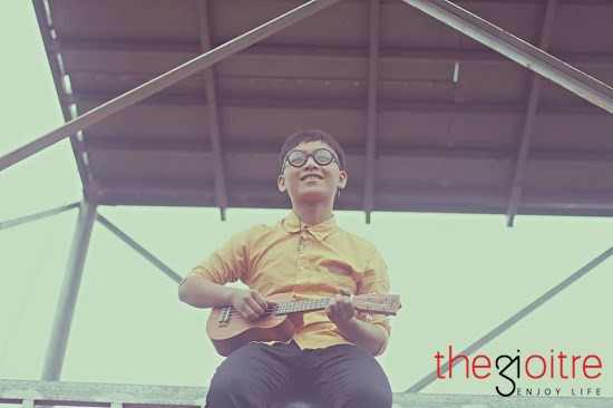 Hồ Minh Triết (sinh năm 1996). Anh chàng hiện đang là sinh viên năm thứ 2, Đại học Phú Xuân (Huế).