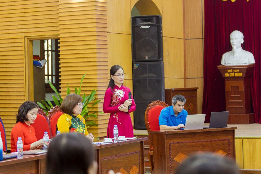 Trong công tác chuyên môn, cô Ngô Thị Bích Thủy luôn được đánh giá là một giáo viên xuất sắc Trong công tác chuyên môn, cô Ngô Thị Bích Thủy luôn được đánh giá là một giáo viên xuất sắc