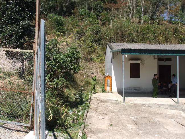 Người phụ nữ đầu tiên phát hiện thi thể nữ sinh giao gà như thế nào?