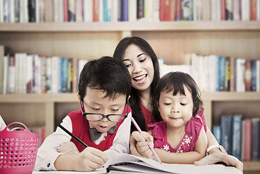 Sau mỗi kỳ nghỉ dài, trẻ cần có sự đồng hành của cha mẹ để trở lại nhịp học tập bình thường. Ảnh minh họa