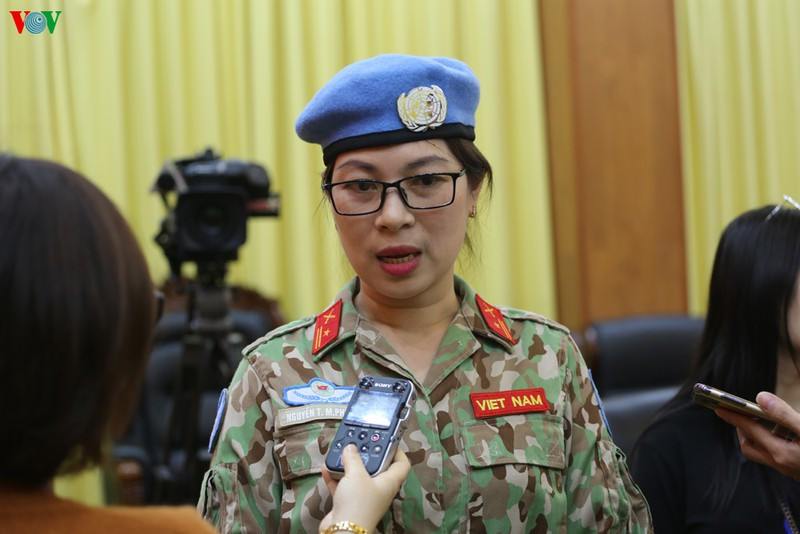 gap nu si quan viet nam truoc gio sang nam sudan lam nhiem vu hinh 2