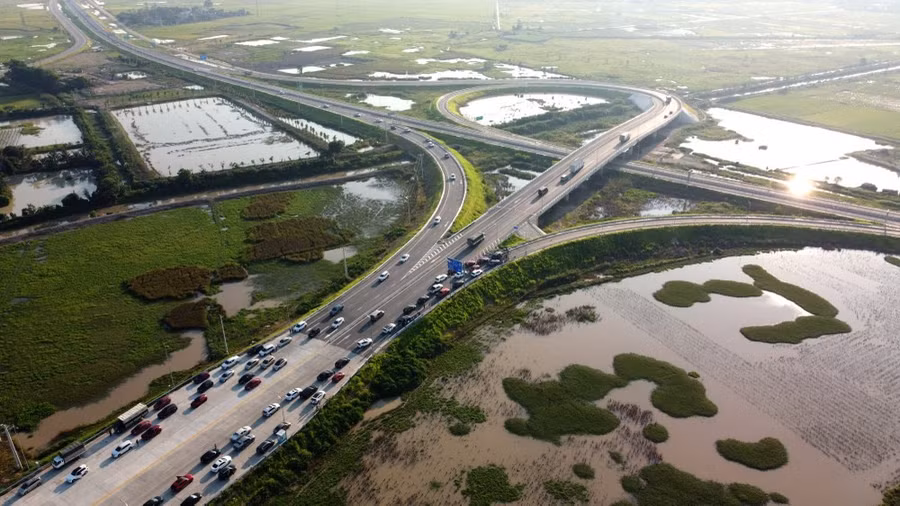 Toàn cảnh nút giao Đông Xuân trên cao tốc Bắc Nam. (Ảnh: NT).