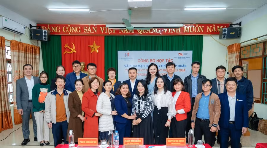 Hai đơn vị cùng chụp ảnh lưu niệm sau khi sự kiện kết thúc.