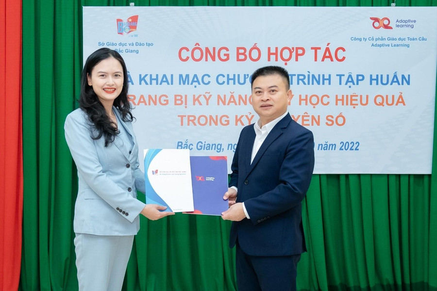 Đại diện Sở GD&ĐT Bắc Giang và Công ty Cổ phần Giáo dục Toàn Cầu Adaptive Learning công bố sự hợp tác giữa hai bên. Đại diện Sở GD&ĐT Bắc Giang và Công ty Cổ phần Giáo dục Toàn Cầu Adaptive Learning công bố sự hợp tác giữa hai bên.