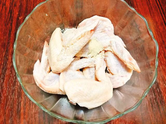 Cánh gà chiên mắm đậm đà, giòn dai ngon khó cưỡng ảnh 4