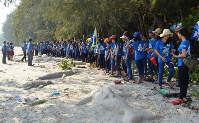 Ngày hội Bảo vệ Dugong 2015 tại Hàm Ninh, Phú Quốc thu hút nhiều học sinh tham gia.