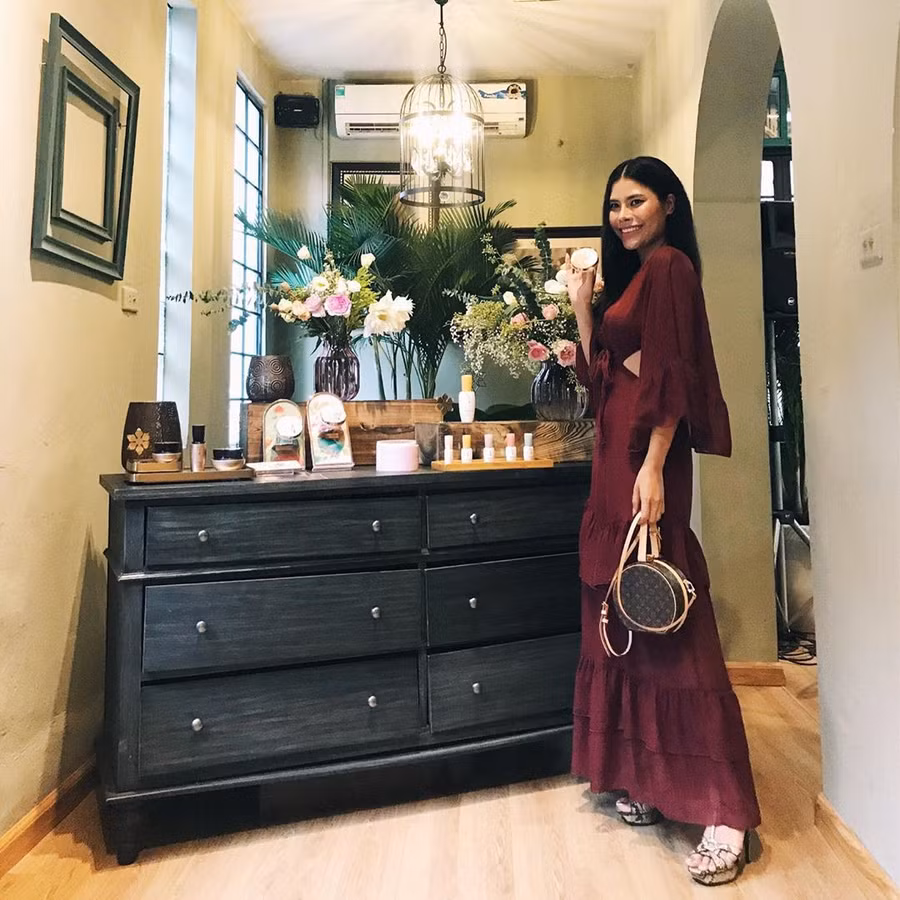 Tay chơi hàng hiệu có tiếng bóc phốt Sĩ Thanh dùng hàng nhái là ai? ảnh 17 Tay chơi hàng hiệu có tiếng bóc phốt Sĩ Thanh dùng hàng nhái là ai? ảnh 17