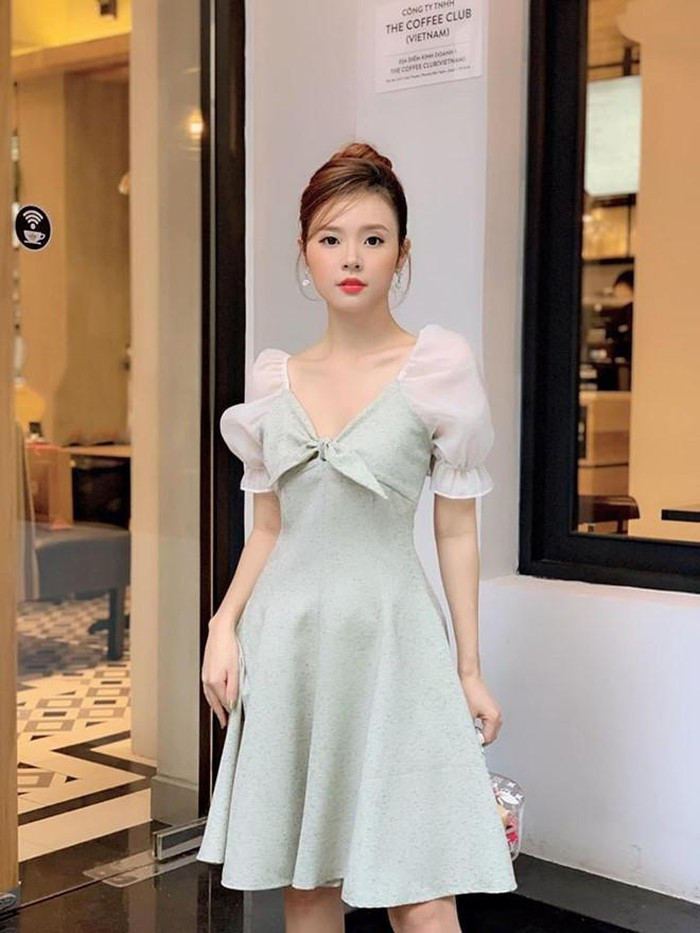 Style dịu dàng nữ tính, hở vừa đủ khoe vai thon của Midu ảnh 3 Style dịu dàng nữ tính, hở vừa đủ khoe vai thon của Midu ảnh 3