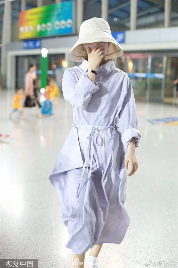 Triệu Lệ Dĩnh khoe series ảnh mặt mộc nhưng câu hỏi lớn nhất của netizen lại là Nhẫn cưới đâu rồi? - Ảnh 6.