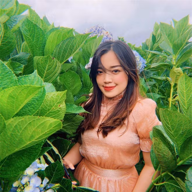 Hội em họ người nổi tiếng: Ai cũng xinh đẹp nức nở, sở hữu gu riêng chẳng hề thua chị kém em - Ảnh 3.