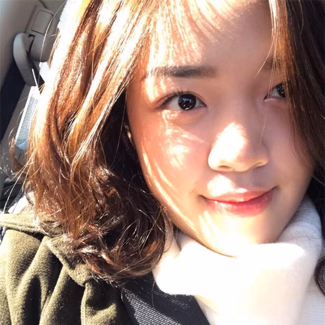 Hội “em họ” của người nổi tiếng: Ai cũng xinh nức nở, gu thời trang chẳng thua kém fashionista ảnh 6