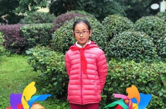 Bé gái học lớp 5 phát hiện hạt sạn lớn trong 