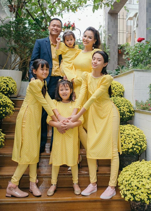 gia-dinh-vu-thu-phuong-ngoisaovn-2-ngoisao gia-dinh-vu-thu-phuong-ngoisaovn-2-ngoisao