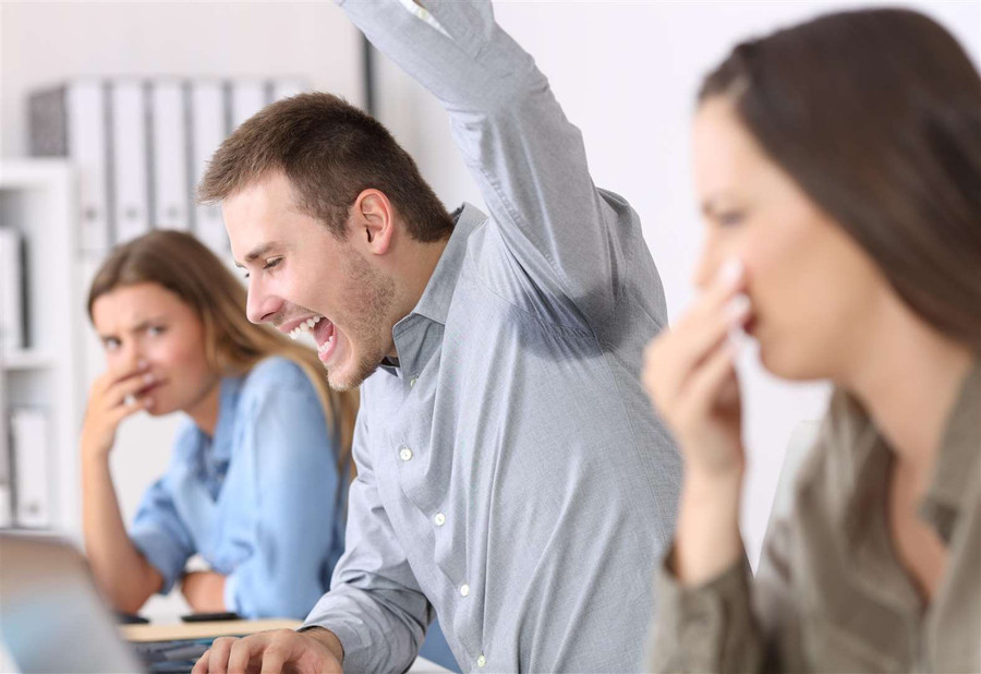 Loạt hành động “tưởng có duyên mà vô duyên đến không tưởng” ở chốn công sở - Ảnh 6. Loạt hành động “tưởng có duyên mà vô duyên đến không tưởng” ở chốn công sở - Ảnh 6.