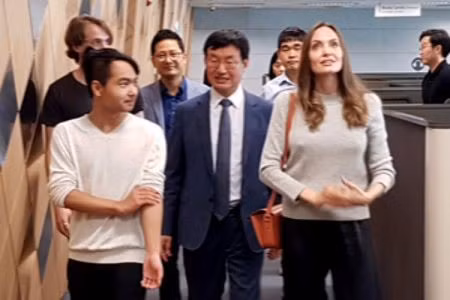 Maddox lần đầu lên tiếng về tin đồn bất hòa với bố nuôi Brad Pitt ảnh 3 Maddox lần đầu lên tiếng về tin đồn bất hòa với bố nuôi Brad Pitt - ảnh 3