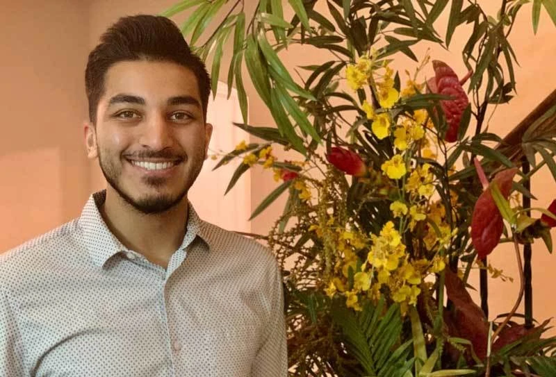 Shanil Issa, một nhân viên của Amazon.