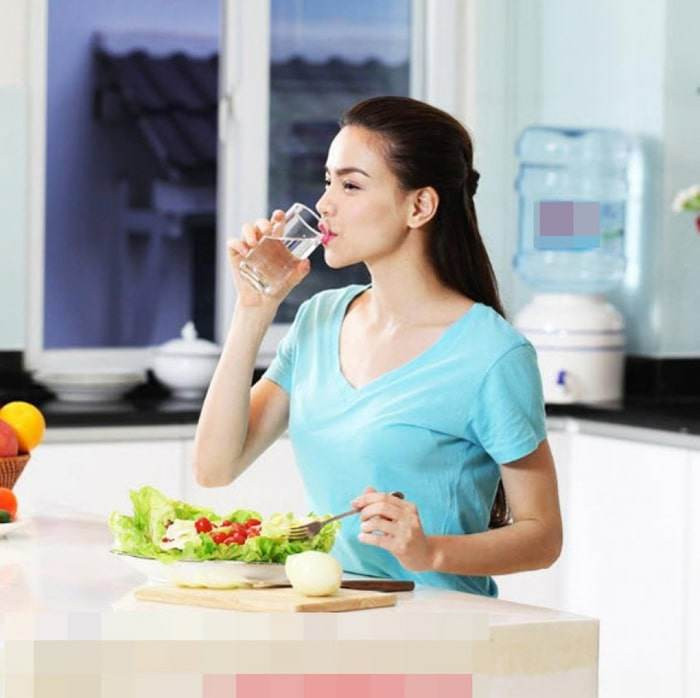 Hồ Ngọc Hà tiếp tục lộ thân hình gầy gò, khác xa với hình ảnh nuột nà ảnh 9 Empty