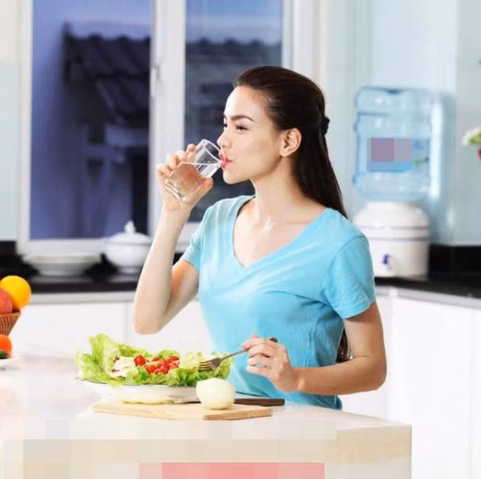 Hồ Ngọc Hà tiếp tục lộ thân hình gầy gò, khác xa với hình ảnh nuột nà ảnh 9 Empty