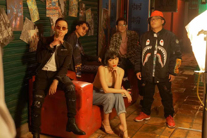 Tóc Tiên đem chuyện phụ huynh cấm cản yêu đương vào sản phẩm âm nhạc - Ảnh 4.