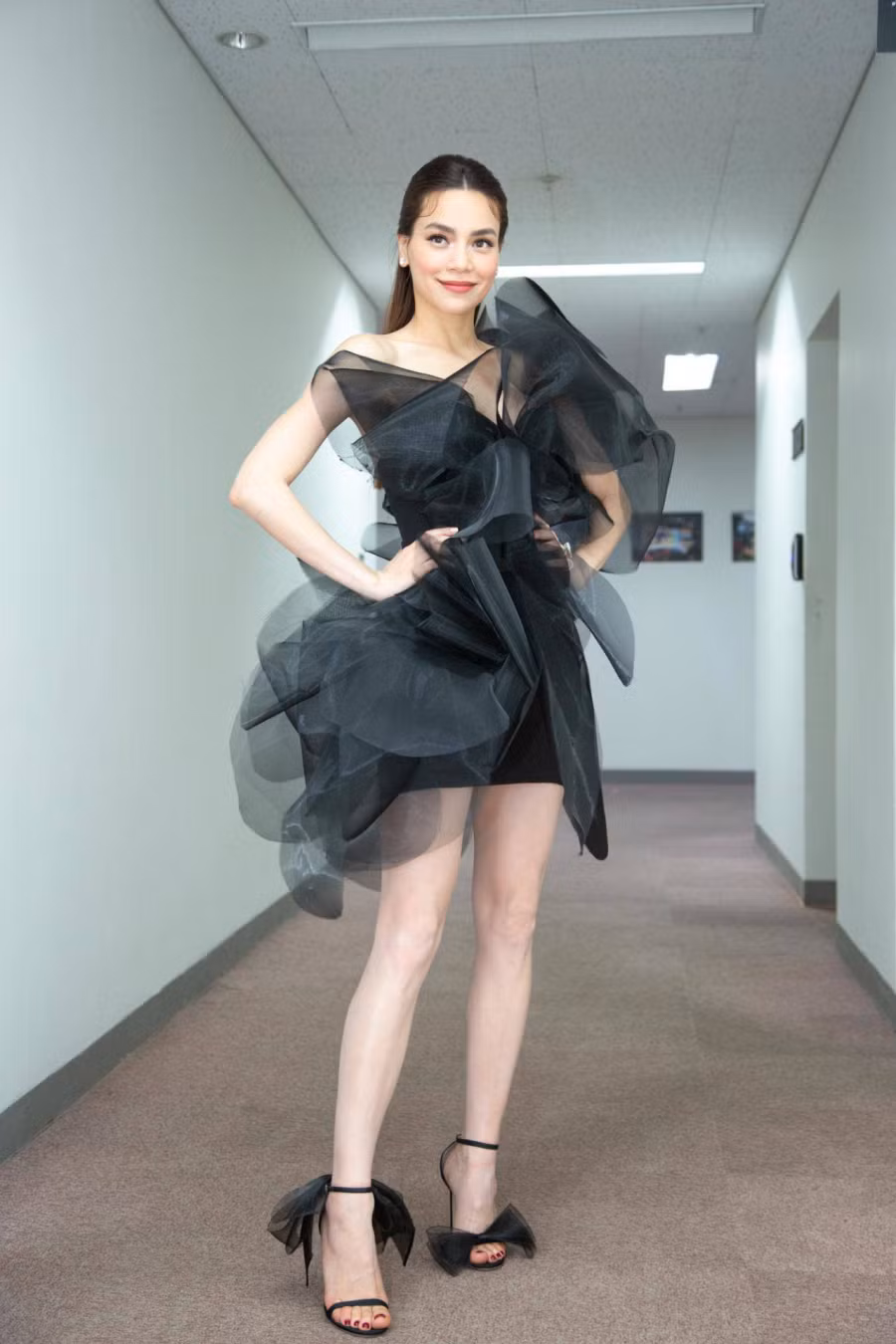 Hồ Ngọc Hà tiếp tục lộ thân hình gầy gò, khác xa với hình ảnh nuột nà ảnh 3 Empty