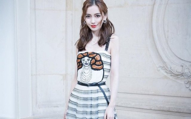 Angelababy bị chê mặc xấu.