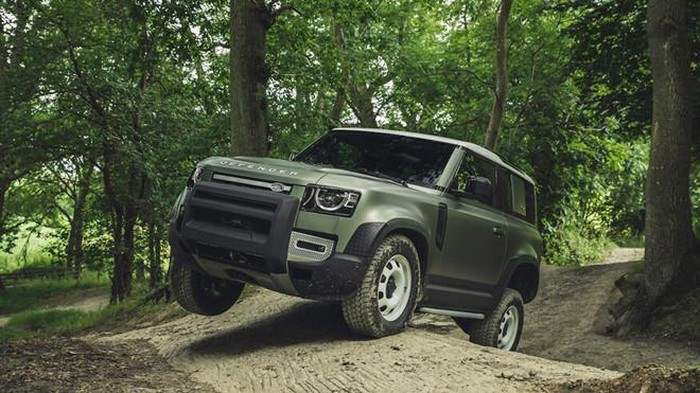 Vua off-road Land Rover Defender đã thay đổi thế nào sau 70 năm? ảnh 6 Vua off-road Land Rover Defender đã thay đổi thế nào sau 70 năm? ảnh 6