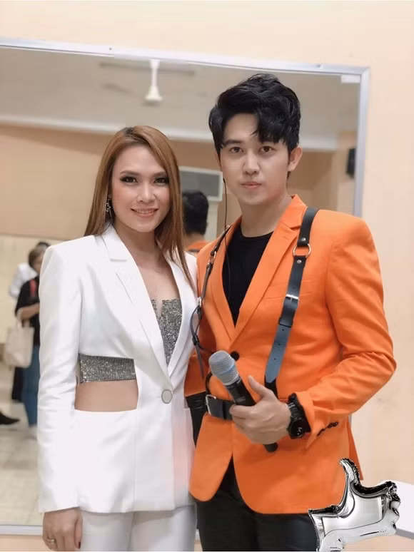 Ngoài khả năng ca hát, Quốc Bảo còn được biết đến với vai trò người mẫu, diễn viên và là một VJ đắt show.