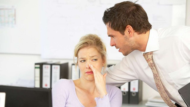 Loạt hành động “tưởng có duyên mà vô duyên đến không tưởng” ở chốn công sở - Ảnh 3. Loạt hành động “tưởng có duyên mà vô duyên đến không tưởng” ở chốn công sở - Ảnh 3.
