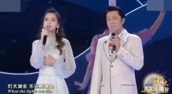 Thêm bằng chứng Huỳnh Hiểu Minh và Angelababy ly hôn: Lạnh nhạt như người dưng ngay trong Tết đoàn viên-2