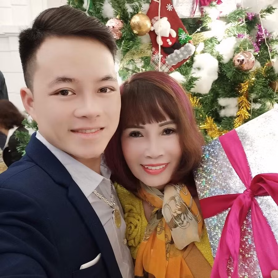 Chồng 26 tuổi xập xệ không nhận ra, cô dâu 62 tuổi ở Cao Bằng bị chỉ trích: Dùng chồng như phá-3