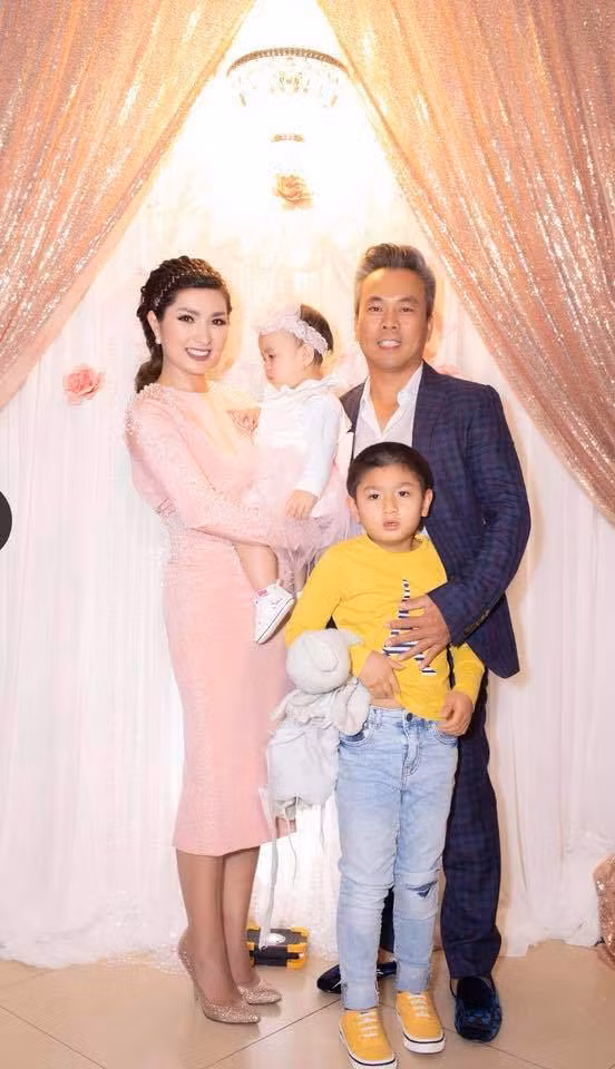 Ca sĩ Nguyễn Hồng Nhung chia tay bạn trai sau 4 năm chung sống