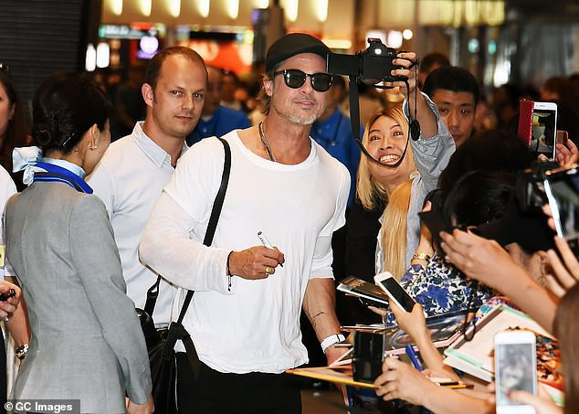 Maddox lần đầu lên tiếng về tin đồn bất hòa với bố nuôi Brad Pitt - ảnh 11