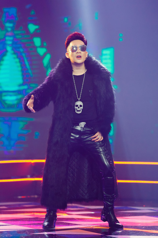 Quang Hà trong chương trình Chuyện của sao. Ảnh: BTC.