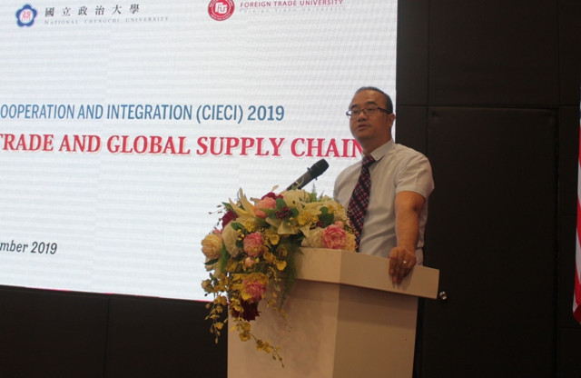 PGS.TS Nguyễn Trúc Lê phát biểu tại Hội thảo