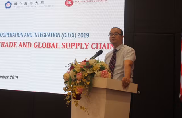 PGS.TS Nguyễn Trúc Lê phát biểu tại Hội thảo