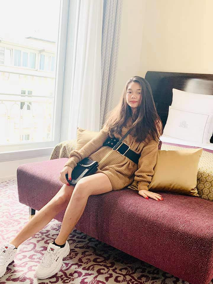 Hai con gái nhà Mỹ Lệ: 13,14 tuổi đã sở hữu đôi chân siêu mẫu, thành thạo 5 thứ tiếng ảnh 10 "vuot mat" me, hai cong chua nha my le chi moi 13,14 tuoi da so huu doi chan sieu mau - 12