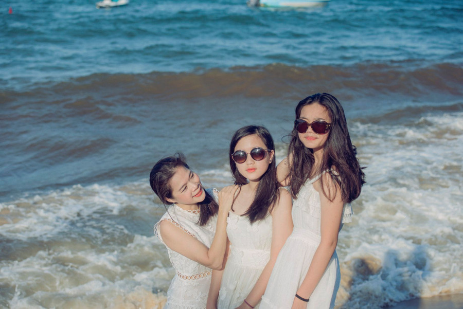 Hai con gái nhà Mỹ Lệ: 13,14 tuổi đã sở hữu đôi chân siêu mẫu, thành thạo 5 thứ tiếng ảnh 12 "vuot mat" me, hai cong chua nha my le chi moi 13,14 tuoi da so huu doi chan sieu mau - 15