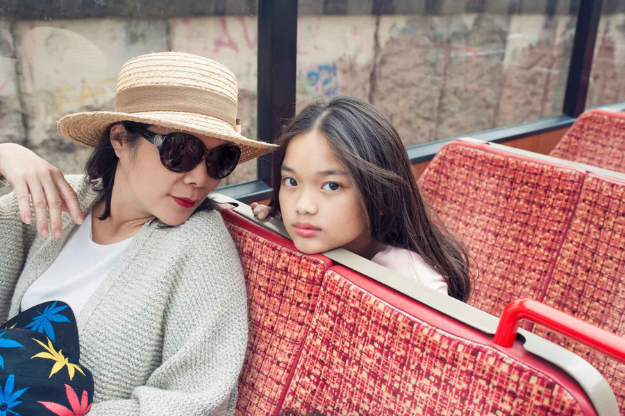 Hai con gái nhà Mỹ Lệ: 13,14 tuổi đã sở hữu đôi chân siêu mẫu, thành thạo 5 thứ tiếng ảnh 7 "vuot mat" me, hai cong chua nha my le chi moi 13,14 tuoi da so huu doi chan sieu mau - 9