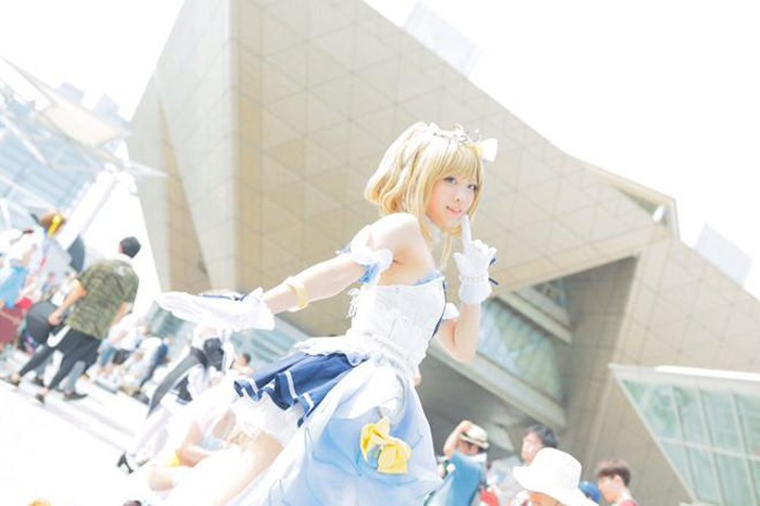 Nhan sắc thật sau lớp son phấn của cosplayer đình đám Nhật Bản ảnh 1