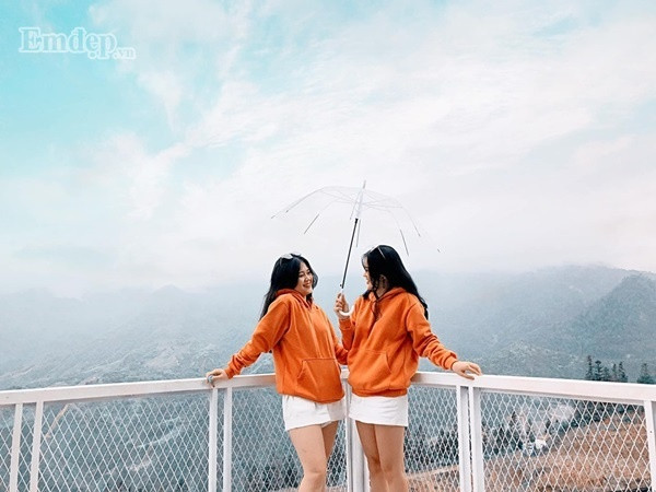 Hai chị em diện đồ đôi chụp ảnh đẹp như mơ ở Sa Pa ảnh 5 Cuộc đời phải có một cô em gái để cùng nhau diện đồ đôi đẹp như mơ đến Sa Pa du lịch