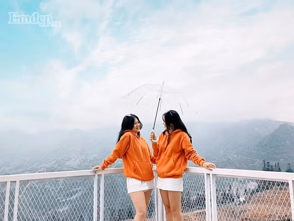 Cuộc đời phải có một cô em gái để cùng nhau diện đồ đôi đẹp như mơ đến Sa Pa du lịch