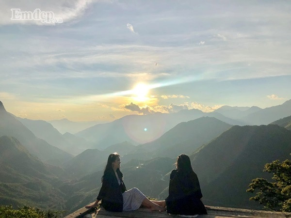 Hai chị em diện đồ đôi chụp ảnh đẹp như mơ ở Sa Pa ảnh 18 Cuộc đời phải có một cô em gái để cùng nhau diện đồ đôi đẹp như mơ đến Sa Pa du lịch