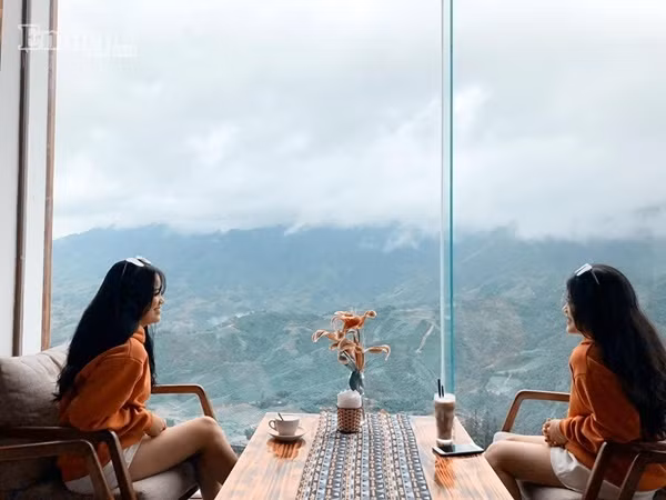 Cuộc đời phải có một cô em gái để cùng nhau diện đồ đôi đẹp như mơ đến Sa Pa du lịch