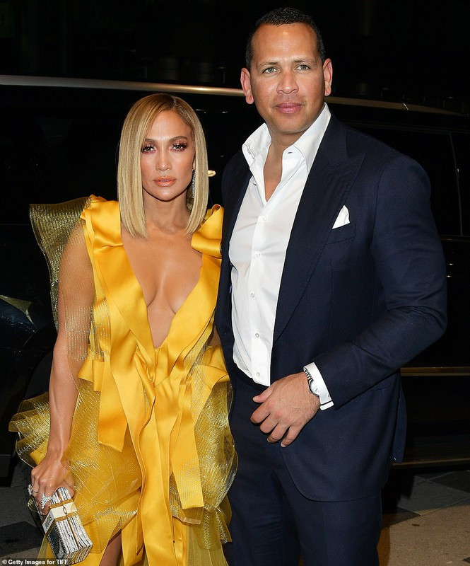 Nhan sắc trẻ đẹp khó tin ở tuổi 50 của Jennifer Lopez ảnh 10 Jennifer Lopez trẻ đẹp khó tin ở tuổi 50 - ảnh 10