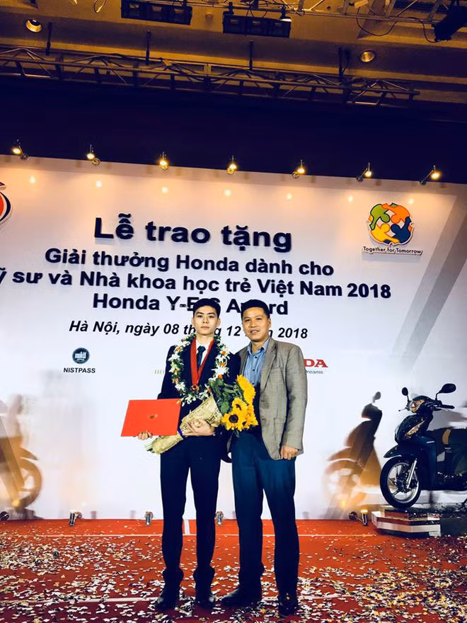 Soái ca trường Bách Khoa: Tốt nghiệp kỹ sư bằng xuất sắc, 2 Huy chương Bạc Olympic, TOEIC 905/990, khởi nghiệp từ khi còn đi học!-3